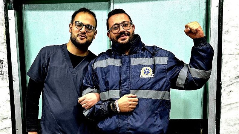 المسعف سيد شريف والطبيب عبد الرحمن ندا