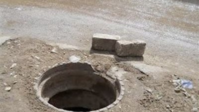 ضبط شخصين سرقا أغطية بالوعات الصرف الصحي أمام مسجد بالإسماعيلية