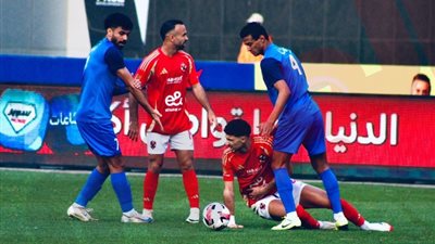 البديل يصنع الفارق، الأهلي يتقدم بهدف أمام سموحة في الشوط الأول