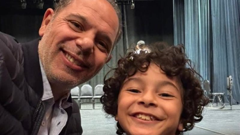 جان رامز برفقة رامي إمام