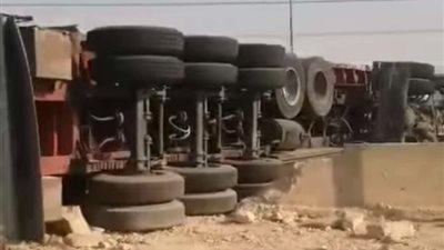 مصرع قائد سيارة اثرى حادث تصادم بالطريق الصحراوي الشرقي