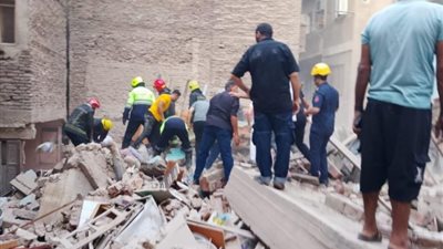 مصرع 5 أشخاص وإصابة 7 آخرين إثر انهيار منزل في أسيوط