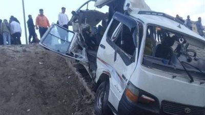 مصرع سيدة وإصابة 8 آخرين إثر انقلاب ميكروباص على دائري البراجيل