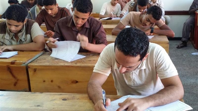 طلاب الشهادة الاعدادية
