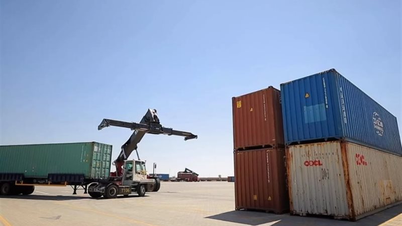 الموانئ