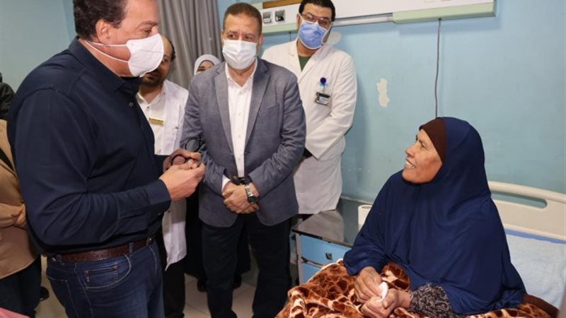 جانب من الجولة التفقدية لوزير الصحة
