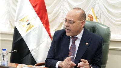 صرف 20 ألف جنيه للعامل المصاب بسبب سقوطه من أعلى سقالة بنقابة الصحفيين