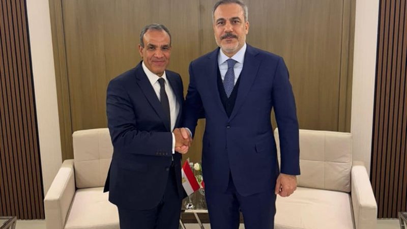 وزير الخارجي ونظيره التركي