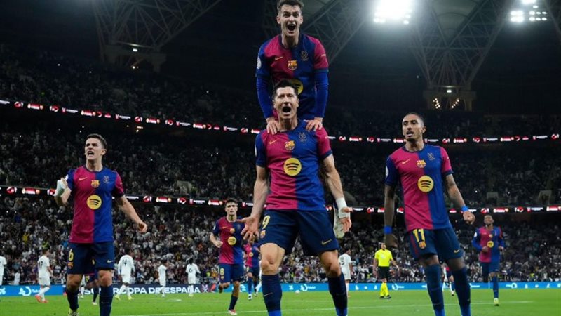 لاعبي برشلونة