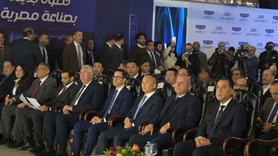 رئيس الوزراء يتفقد مصنع تجميع سيارات «جيلي» ويؤكد دعم الدولة لصناعة السيارات
