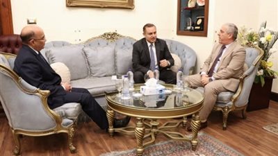 رئيس الهيئة الوطنية للصحافة يناقش التعاون بين المؤسسات الصحفية مع قطر