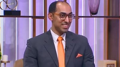 استشاري نفسي: متلازمة العالم الافتراضي تؤدي إلى الانتحار (فيديو)