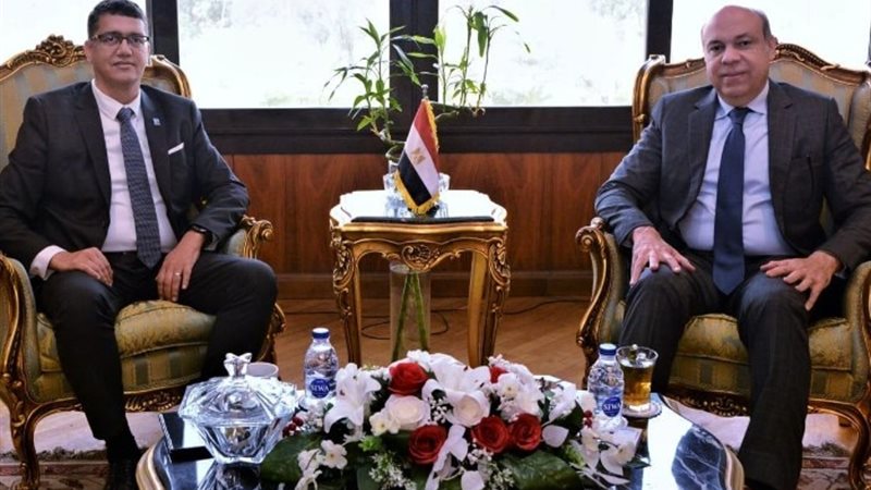 وزير الطيران المدني
