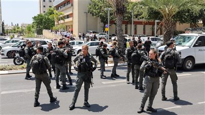 شرطة الاحتلال: سقوط عدد من المصابين في إطلاق نار بتل أبيب والحادث قيد التحقيق