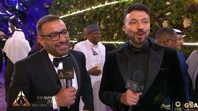 من حفلة «JOY AWARDS»، أحمد السقا ومخرج يكشفان تفاصيل «العتاولة 2» (فيديو)