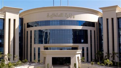 فيديو قديم.. الداخلية تنفى صحة واقعة تعدي ضابط شرطة على مواطن في مشاجرة