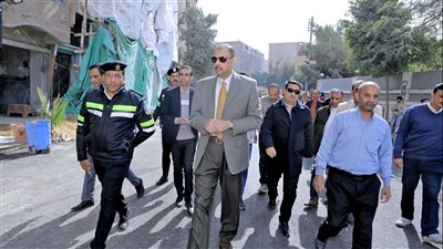 محافظ سوهاج يتفقد عددا من مشروعات الطرق بنطاق سوهاج وأخميم (صور)