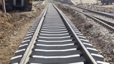 مصرع طفل صدمه قطار أثناء عبوره شريط السكك الحديدية في البدرشين