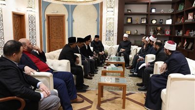 مفتي الجمهورية يستقبل وفد مجلس العلماء الإندونيسي  لبحث تدريب الكوادر الإفتائية بجاكرتا