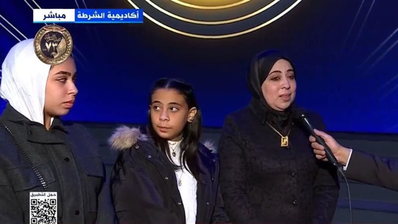 زوجة الشهيد محمد عبد الفتاح سليمان وبناته
