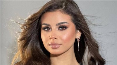 «ماليش غيرك».. منة عرفة تصفي خلافاتها باعتذار سمي لأشرف زكي