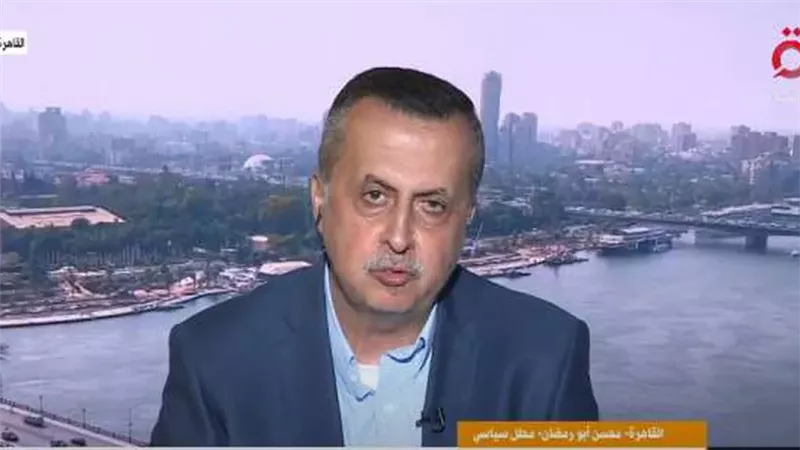 محسن أبو رمضان، الكاتب والمحلل السياسي