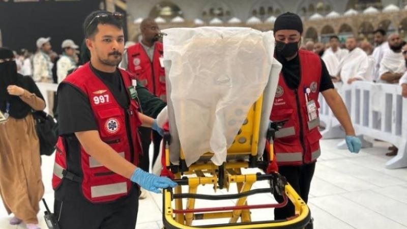 الهلال الأحمر البسعودي ينقذ مُعتمرة مصرية 