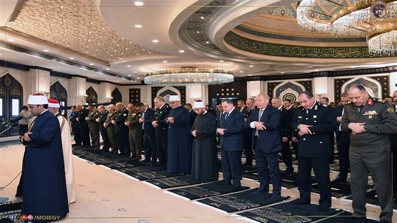 صلاة الجمعة بمسجد الشرطة بالقاهرة الجديدة