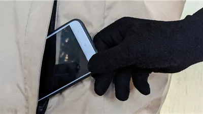 حبس 4 عمال بمطعم بالشيخ زايد لاتهامهم بسرقة متعلقات زبون 
