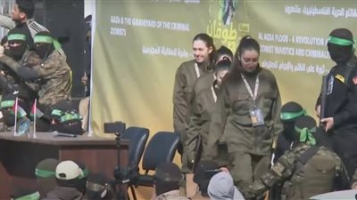 مراسل القاهرة الإخبارية:  تسليم المحتجزات الأربع الإسرائيليات سيكون في ميدان فلسطين (فيديو)