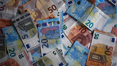 سعر اليورو مقابل الجنيه المصري اليوم الأحد 26 يناير 2025