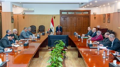 وزير الري يوجه بالمتابعة المستمرة لوحدة تحصيل مستحقات الوزارة