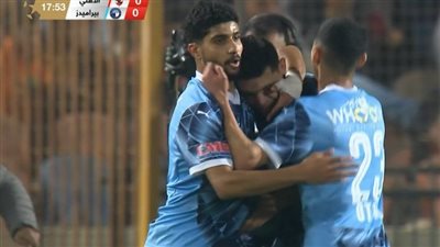 طرد مثير للجدل.. بيراميدز ينهي الشوط الأول متفوقا على الأهلي بأقدام رامي ربيعة