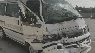 بالأسماء.. إصابة 16 شخصا في انقلاب ميكروباص على الطريق الصحراوي الغربي بقنا
