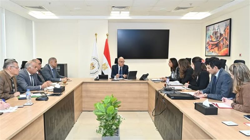 خلال الاجتماع 