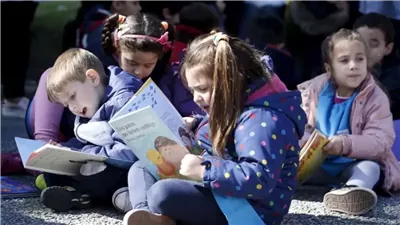 بالفيديو.. كيف تختار كتاب لطفلك؟