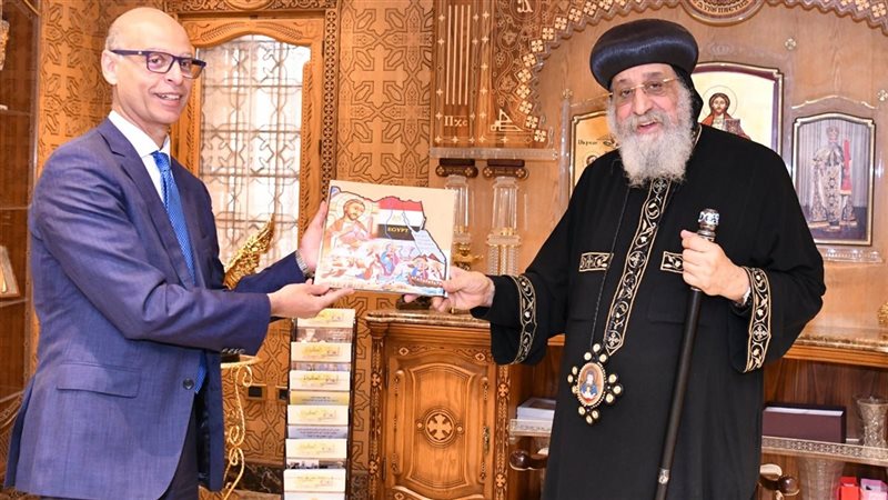 البابا تواضروس وسفير مصر في الفتيكان 