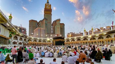 العمرة المزيفة.. تفاصيل سقوط شركات تنصب على المواطنين راغبي زيارة الحرم المكي