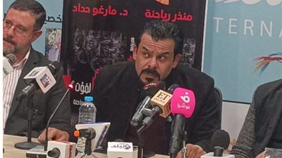 «عالم يتنفس الموت» .. منذر رياحنة يوقع كتابه الجديد في معرض القاهرة الدولي