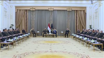  وزير الدفاع يهنئ وزير الداخلية بمناسبة عيد الشرطة الـ73 (فيديو)