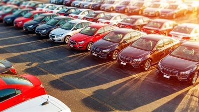 أسامة أبو المجد: 19 ألف سيارة موجودة في الموانئ