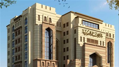«الإفتاء» تجيب: ما حكم وضوء المرأة وصلاتها أثناء وضع طلاء الأظافر؟