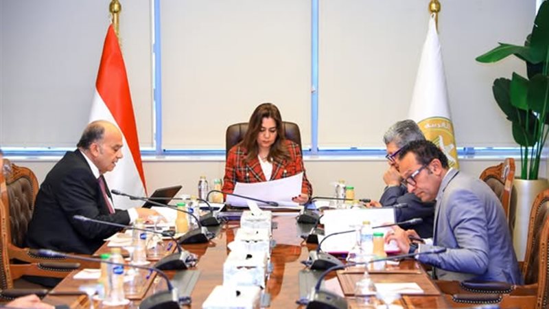 خلال الاجتماع
