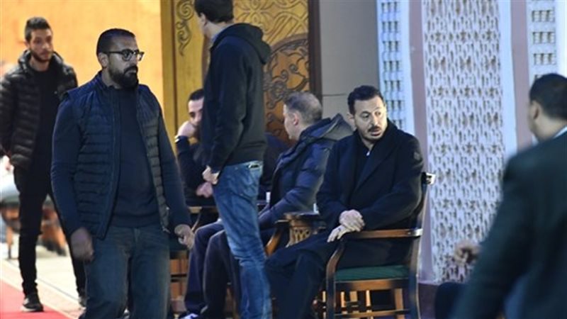 مصطفى شعبان في عزاء شقيقه