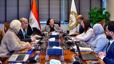 وزيرة البيئة تعقد اجتماعًا لمتابعة تنفيذ استراتيجية الحد من الأكياس البلاستيكية