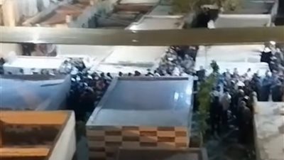 «نوة الكرم» تودي بحياة صياد وتصيب آخرين في دمياط