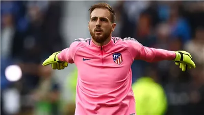 «اتركو الحكام في سلام».. لاعب أتلتيكو مدريد يهاجم ريال مدريد