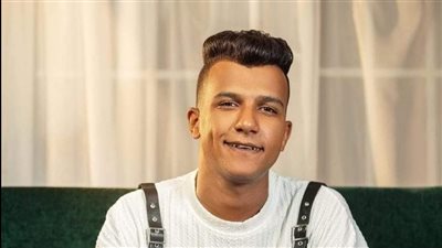 هروب عصام صاصا وتحطم سيارته بعد مشاجرة عنيفة داخل ملهى ليلي بالمعادي