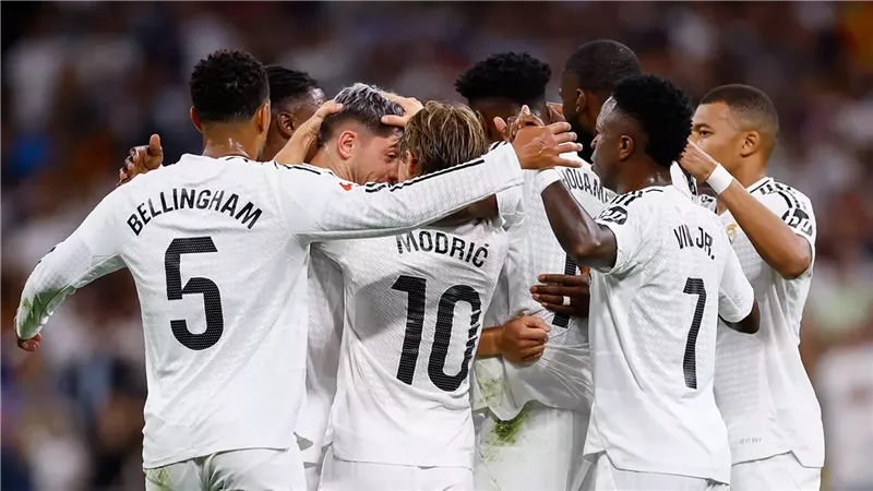 لاعبي ريال مدريد