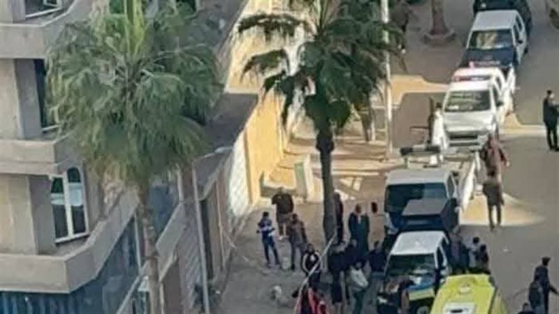 سقوط عاملين بناءً في البحيرة 